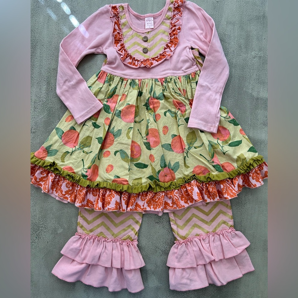 Giggle Moon set size 6, but runs like a size 5